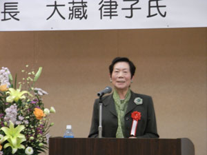 大藏律子氏